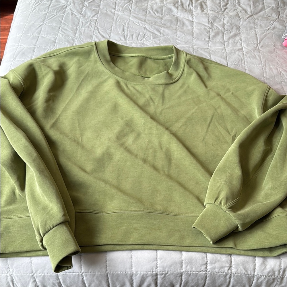 lululemon athletica Green Softstreme Cropped Crew